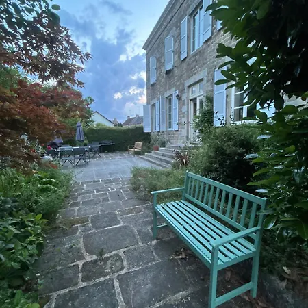La Doucelle Culture Et Bien-etre Konukevi 3*